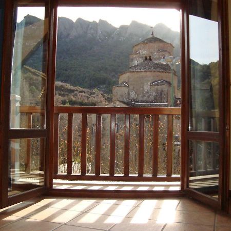 Apartamentos Turisticos San Juan De La Pena Santa Cruz de la Serós Kültér fotó