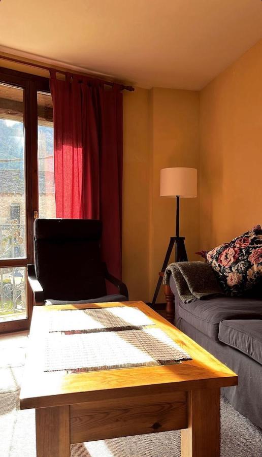 Apartamentos Turisticos San Juan De La Pena Santa Cruz de la Serós Kültér fotó