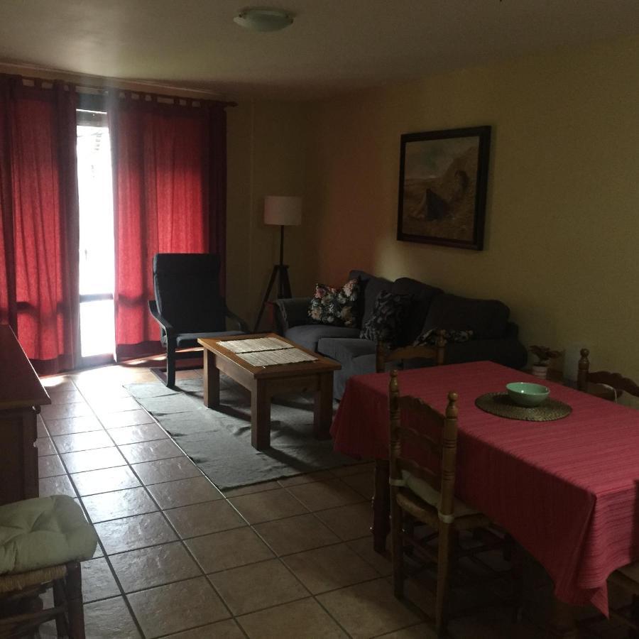 Apartamentos Turisticos San Juan De La Pena Santa Cruz de la Serós Kültér fotó