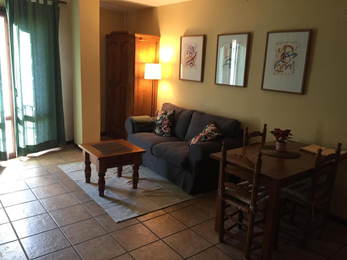 Apartamentos Turisticos San Juan De La Pena Santa Cruz de la Serós Kültér fotó