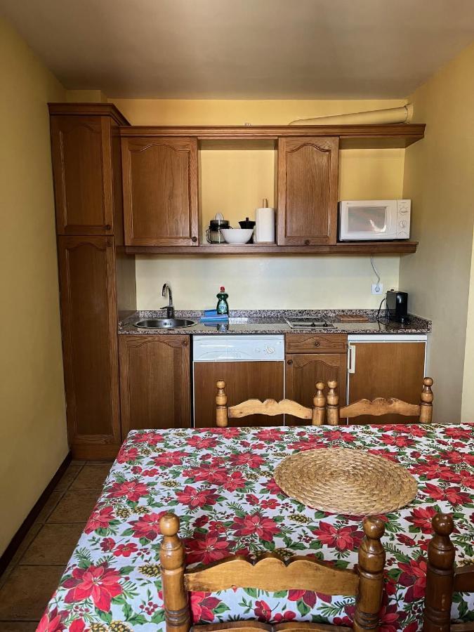 Apartamentos Turisticos San Juan De La Pena Santa Cruz de la Serós Kültér fotó