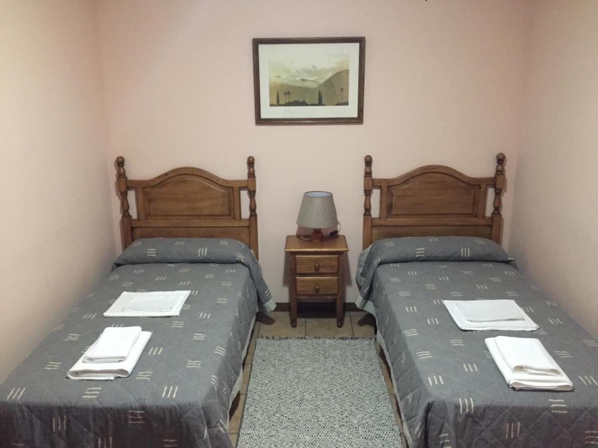 Apartamentos Turisticos San Juan De La Pena Santa Cruz de la Serós Kültér fotó