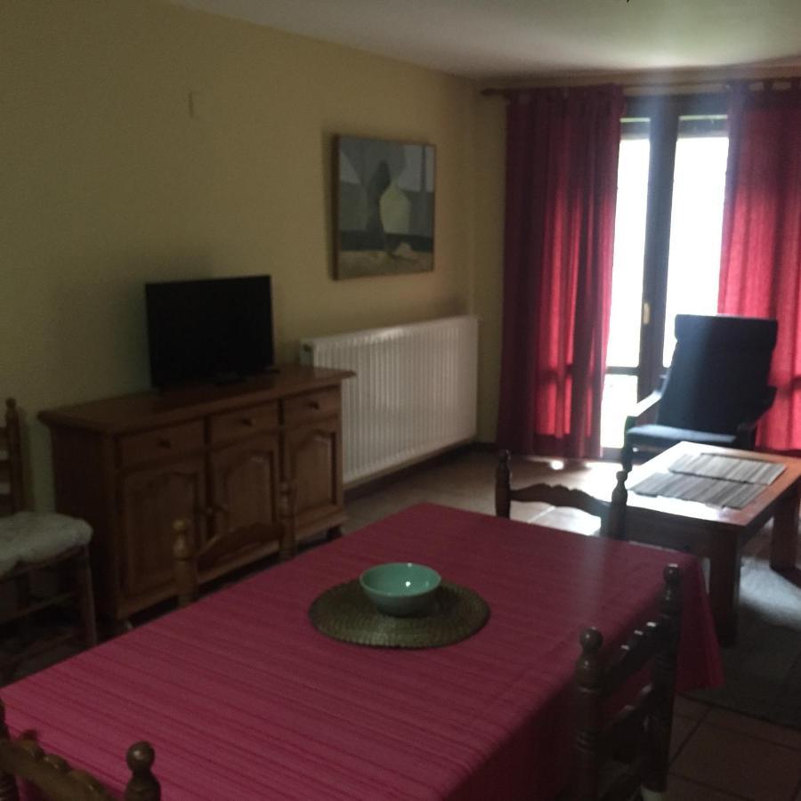 Apartamentos Turisticos San Juan De La Pena Santa Cruz de la Serós Kültér fotó