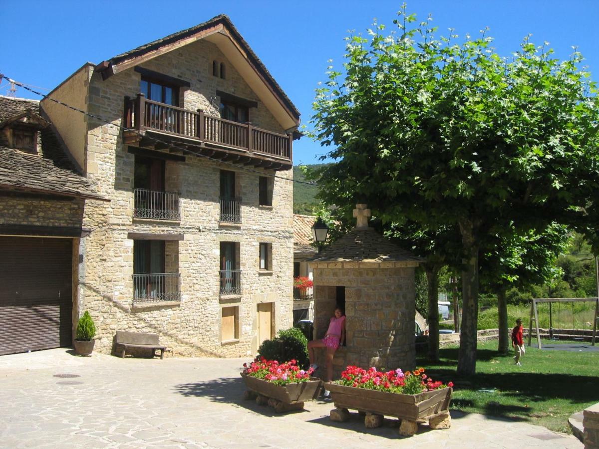 Apartamentos Turisticos San Juan De La Pena Santa Cruz de la Serós Kültér fotó